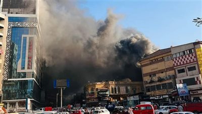 حريق هائل في 3 محلات بطنطا.. والحماية المدنية تحاول السيطرة عليه