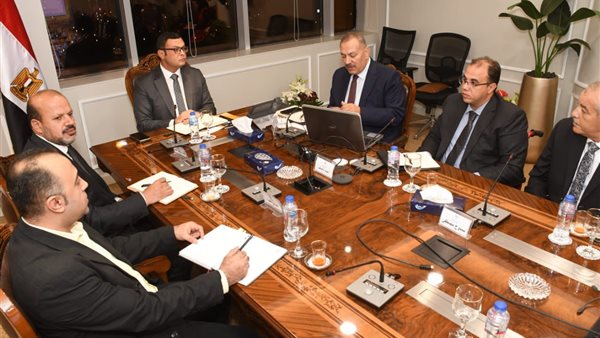 جانب من اجتماع مسئولي