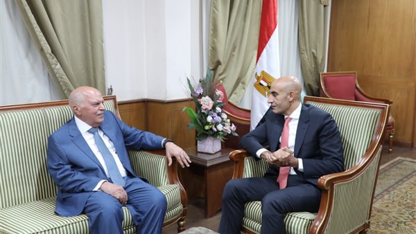 وزير التعليم ونقيب