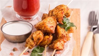 طريقة تتبيلة الشيش طاووق بالصور.. سر الخلطة التركية