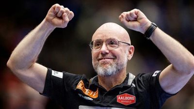 موعد وصول ستيفان مادسن مدرب كرة يد الأهلي الجديد