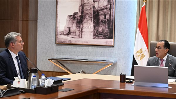 رئيس الوزراء ووزيرالبترول