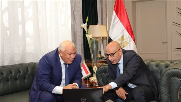 وزير التعليم ومحافظ