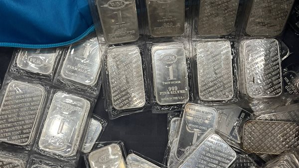  تهريب سبائك فضة