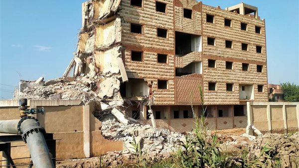 بدء إزالة مبنى مرور