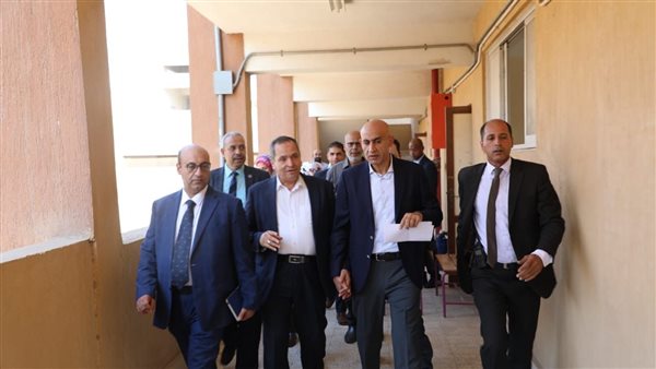 جانب من جولة وزير