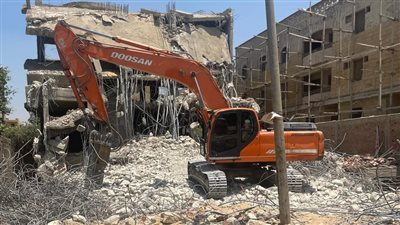 جهاز القاهرة الجديدة ينفذ قرارات إزالة لمخالفات بناء ويتخذ الإجراءات القانونية