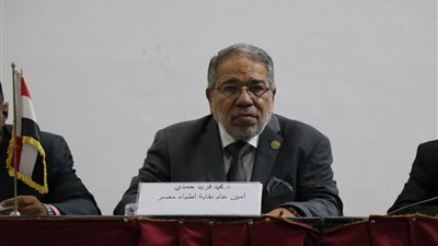 أمين نقابة الأطباء: نقبل بالحبس الاحتياطي إذا كان الخطأ الطبي جسيم أو متعمد