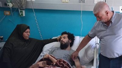 خسر 50 كيلو من وزنه.. الأسير الفلسطيني معزز عبيات بعد الإفراج عنه: ربنا أحياني بعد ما أماتني