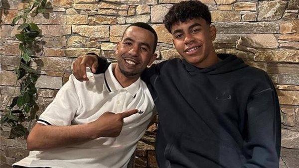 لامين يامال مع والده