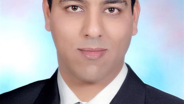 أيمن عبد الغني مدير