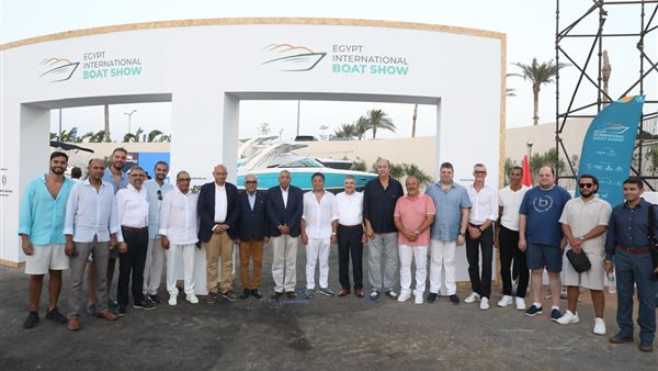 أبزر الحاضرين لافتتاح