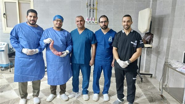 الفريق الطبي بمستشفى