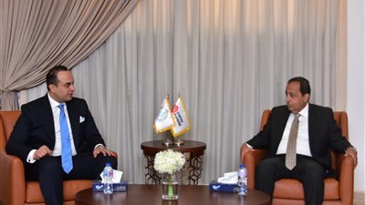 الصحة توقع برتوكول مع مدينة الدواء Gypto Pharma لبحث تصدير الأدوية للخارج