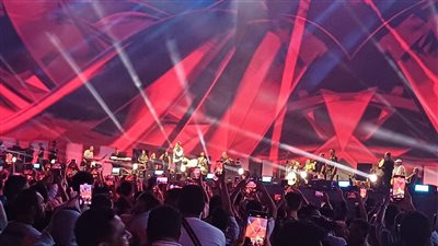 بعرض مسرحي وعلم فلسطين.. محمد منير يحيي حفله بمهرجان العلمين | بث مباشر