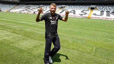 6 ملايين يورو لكل موسم.. بشكتاش يعلن تعاقده مع تشيرو إيموبيلي 