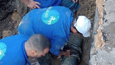 إصلاح كسر بماسورة مياه الشرب في منطقة هندسة الري بالشرقية | صور