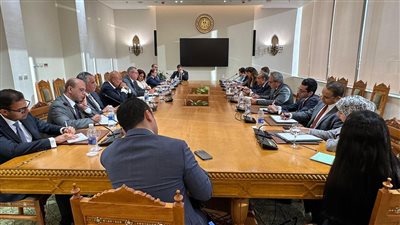 وزير الخارجية يجتمع بقيادات وأعضاء القطاع الآسيوي بالوزارة