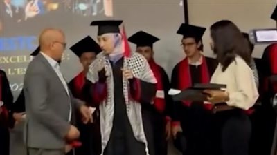 لارتدائها الكوفية الفلسطينية.. عميد كلية علوم بالدار البيضاء يرفض تسليم الجائزة لطالبة متفوقة