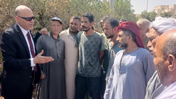 جولة لوزير العمل