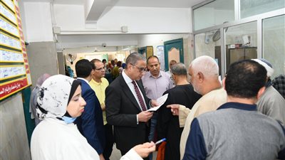 محافظ الفيوم يفاجئ مجمع عيادات التأمين الصحي بكيمان فارس