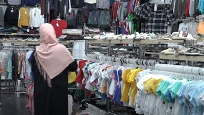 لاحتوائها على مواد مسرطنة.. دولة عربية تسحب ملابس نسائية صينية من أسواقها 