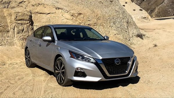 نيسان ألتيما