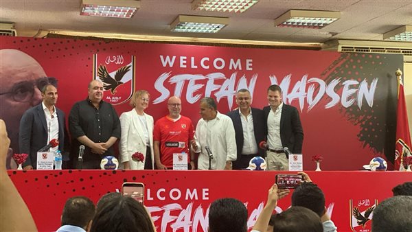 مادسن مدرب الأهلي