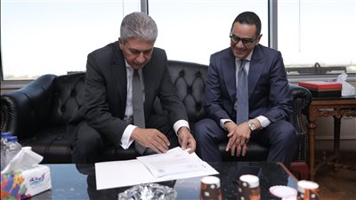 وزيرا السياحة والاستثمار يبحثان سبل جذب المزيد من الاستثمارات المحلية والأجنبية