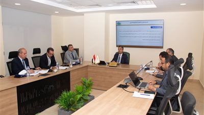 وزير التموين يتابع موقف المخزون الاستراتيجي من الأقماح