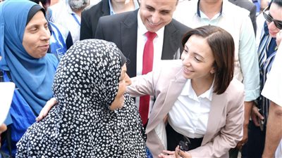 محافظ البحيرة تتفقد أعمال القافلة الطبية المجانية بقرية نديبة.. وتوجه بسرعة الاستجابة لطلبات المواطنين