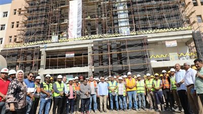 محافظ المنيا يتفقد إنشاءات مستشفى أبو قرقاص المركزي ومخابز بلدية للتأكد من صرف حصص الخبز طبقا للمواصفات