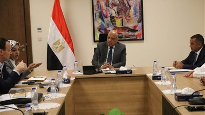 وزير الكهرباء: نعمل على الاعتماد على الطاقة المتجددة وخفض استخدام الوقود 