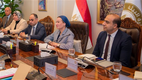 وزيرة البيئة