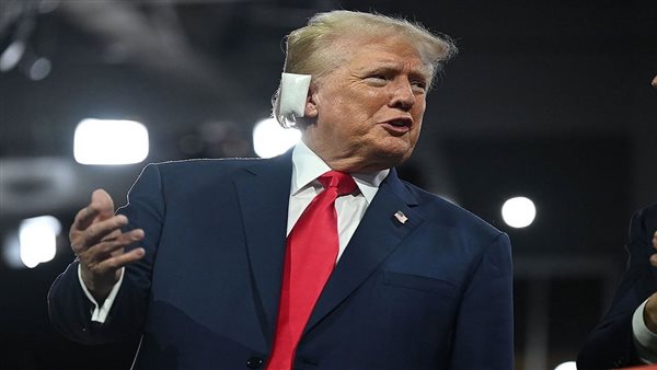 دونالد ترامب يضع