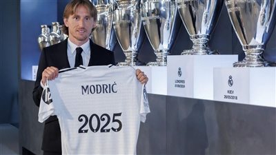 أول تعليق من مودريتش بعد تجديد عقده مع ريال مدريد 