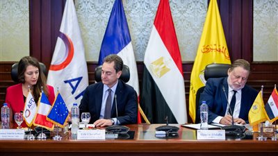 محافظ البنك المركزي يوقع مذكرة تعاون مع الوكالة الفرنسية للتنمية 