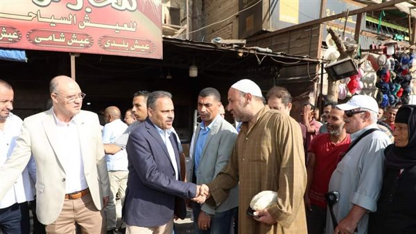 جانب من جولة المحافظ