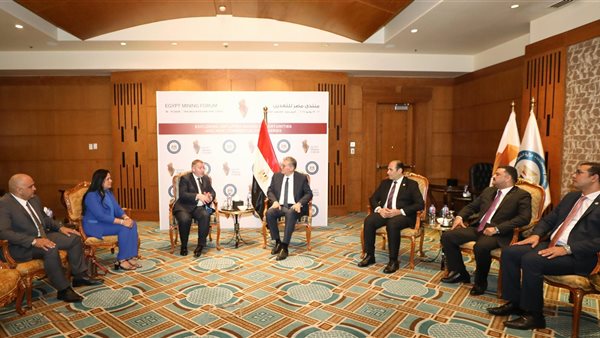 جانب من اللقاءات