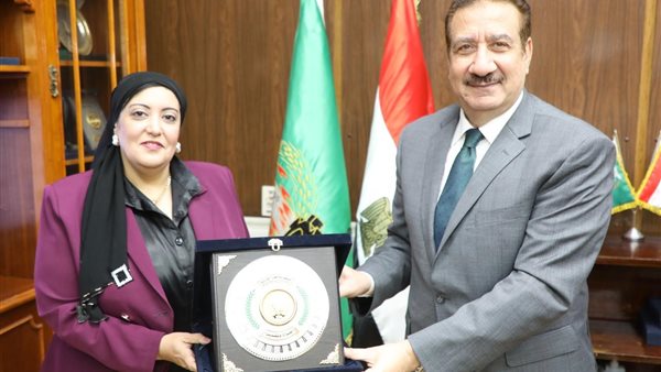 محافظ المنوفية يكرم