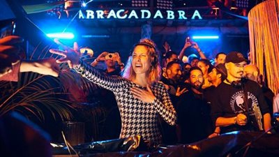 بعد حملات مقاطعتها بمصر.. رفض لبناني لاستقبال بلونديش ودعوات لإدراجها باللائحة السوداء