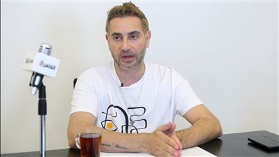 جلال الزكي: زوجتي مش وش بهدلة.. ووقفت معايا في مرضي وقفة رجالة