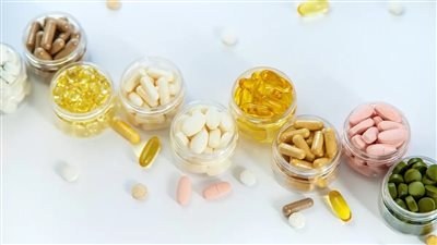 3 فيتامينات لا يجب تناولها دون استشارة الطبيب.. تعرف عليها