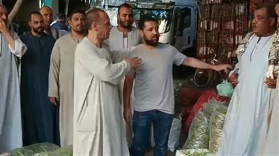 بعد إخلاء الباعة.. تجار سوق الحبشي بالمنيا يستغيثون لتوفير مكان بديل: كلنا هنتشرد ورزقنا هيروح