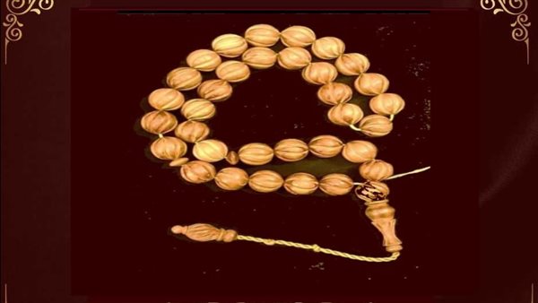 سبحة من خشب العود