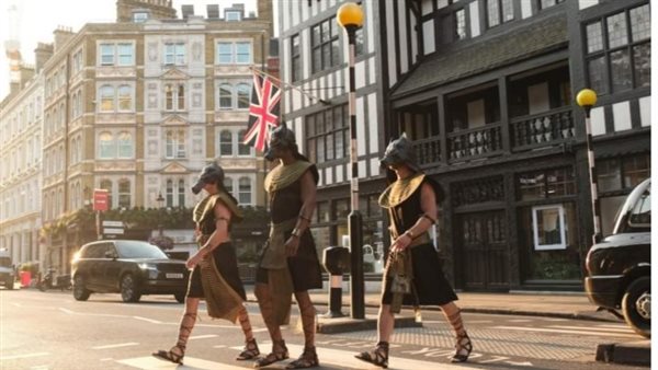 أنوبيس في شوارع لندن