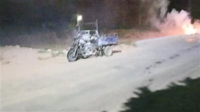 خرطوم البنزين اتفلت.. اشتعال النيران في تروسيكل والعناية الإلهية تنقذ ركابه بالأقصر