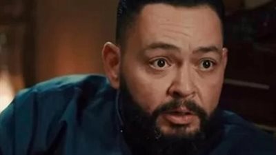 خرمله طبلة ودنه.. القبض على نجل أحمد رزق بتهمة التعدي على شاب في أكتوبر