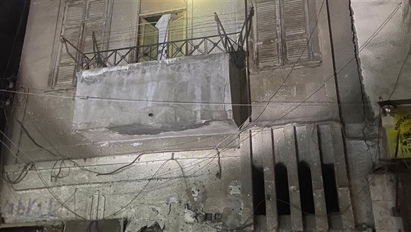 انهيار منزل قديم