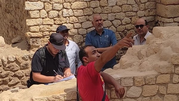 الآثار تضع كاميرات